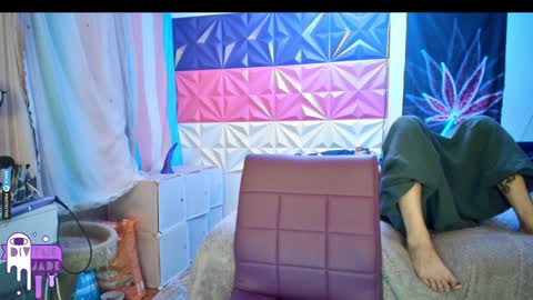 Snapshot of divynejade chatting on December 28, 12:57 am Jade Divyne online show from December 28, 12:57 am