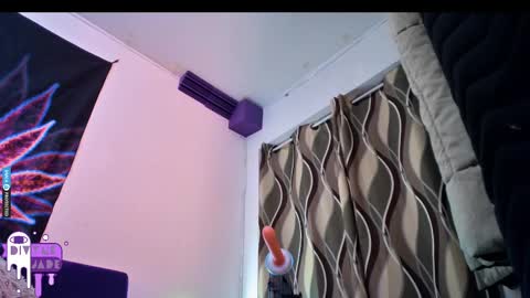 Snapshot of divynejade chatting on February 15, 12:54 pm Jade Divyne online show from February 15, 12:54 pm