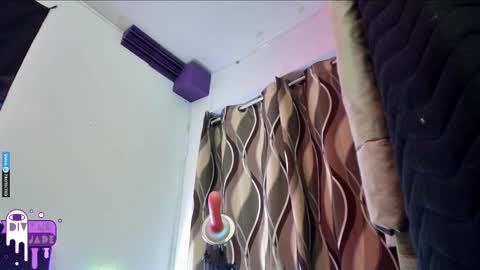 Snapshot of divynejade chatting on March 2, 2:32 pm Jade Divyne online show from March 2, 2:32 pm