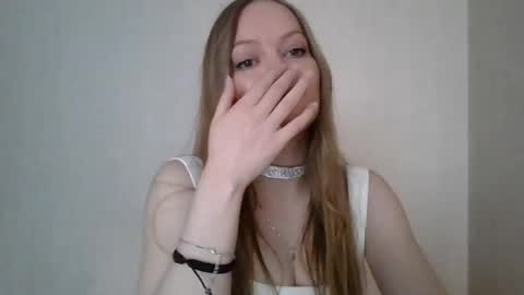 Snapshot of dixie_bangbang chatting on April 9, 1:27 pm dixie_bangbang online show from April 9, 1:27 pm