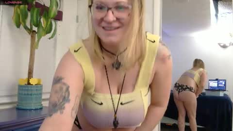 dixie_comanche online show from January 12, 12:27 am