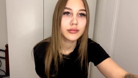 Snapshot of dixiecritchley chatting on September 29, 4:56 pm Stella online show from September 29, 4:56 pm