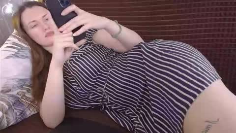 Snapshot of dixiemiller chatting on November 27, 9:06 pm Dixiemiller online show from November 27, 9:06 pm