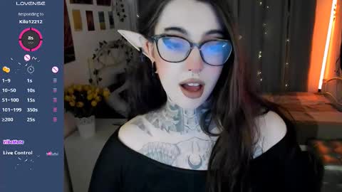 dixipixi_ online show from September 28, 5:57 am