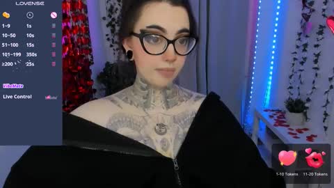 Snapshot of dixipixi_ chatting on February 27, 6:24 am dixipixi_ online show from February 27, 6:24 am
