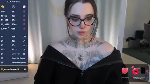 Snapshot of dixipixi_ chatting on March 26, 5:57 am dixipixi_ online show from March 26, 5:57 am