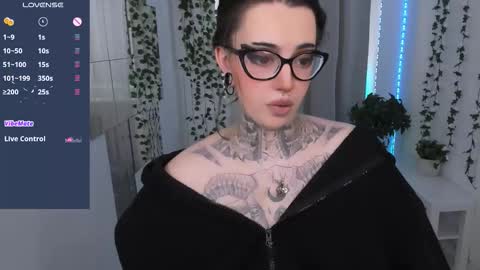 Snapshot of dixipixi_ chatting on March 27, 7:14 am dixipixi_ online show from March 27, 7:14 am