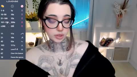 Snapshot of dixipixi_ chatting on March 29, 5:51 am dixipixi_ online show from March 29, 5:51 am