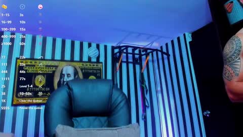 Snapshot of dixon_ray_ chatting on December 7, 9:33 pm Dixon online show from December 7, 9:33 pm