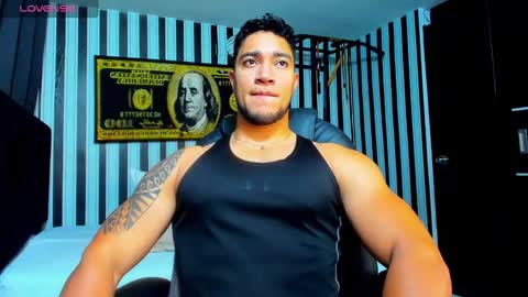 Snapshot of dixon_ray_ chatting on February 17, 12:43 am Dixon online show from February 17, 12:43 am