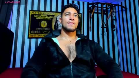 Snapshot of dixon_ray_ chatting on February 25, 12:47 am Dixon online show from February 25, 12:47 am