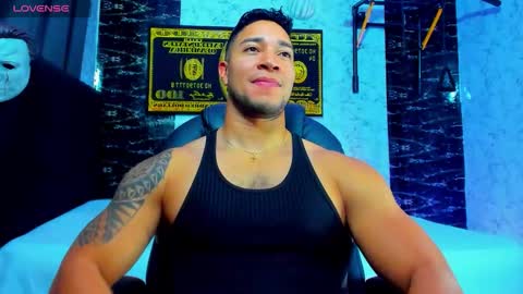 Snapshot of dixon_ray_ chatting on October 26, 12:05 am Dixon online show from October 26, 12:05 am