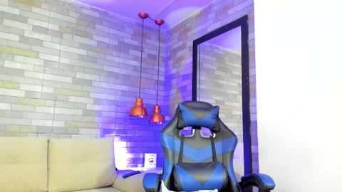 DixyPalmer online show from October 6, 7:33 pm