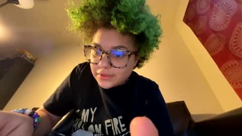 dizzinsweatyy online show from February 11, 2:46 pm