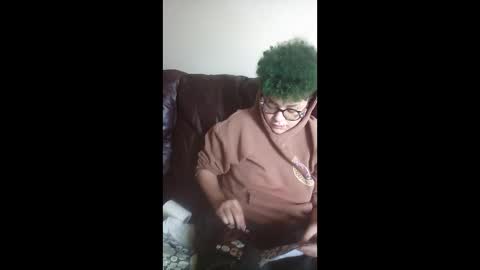 dizzinsweatyy online show from February 3, 8:03 pm