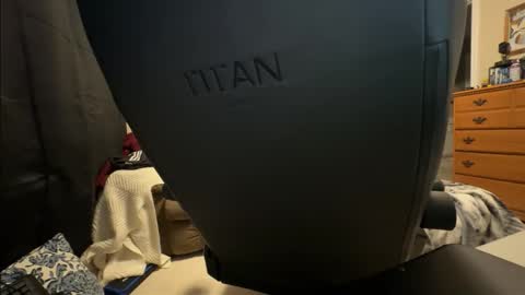 Snapshot of dizzyash chatting on February 1, 3:27 am Hansel and Gretle online show from February 1, 3:27 am