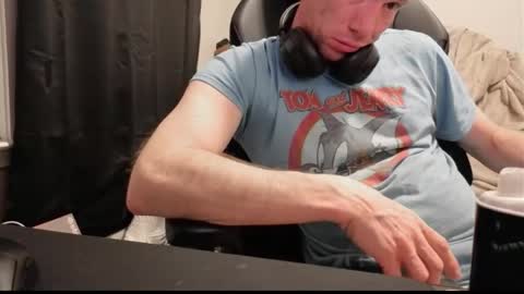 Snapshot of dizzyash chatting on February 14, 11:34 pm Hansel and Gretle online show from February 14, 11:34 pm