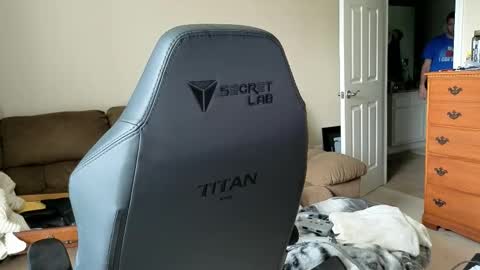 Snapshot of dizzyash chatting on March 14, 2:44 pm Hansel and Gretle online show from March 14, 2:44 pm