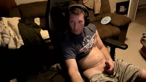 Snapshot of dizzyash chatting on March 18, 2:04 am Hansel and Gretle online show from March 18, 2:04 am