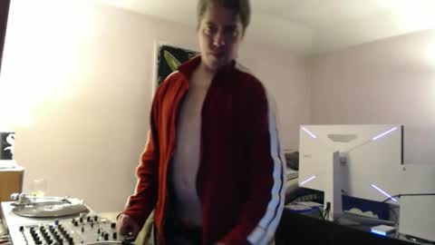 Snapshot of dj_sublime chatting on March 19, 11:14 am dj_sublime online show from March 19, 11:14 am