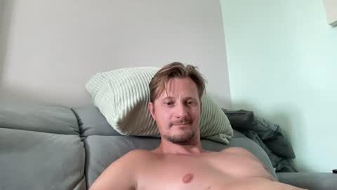 Snapshot of djo68686666 chatting on July 22, 2:53 pm djo68686666 online show from July 22, 2:53 pm