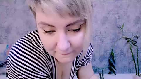 djullia online show from November 29, 6:16 am