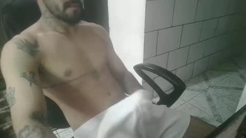Snapshot of dmacedo96 chatting on December 3, 12:27 pm AmigodotadoZL online show from December 3, 12:27 pm