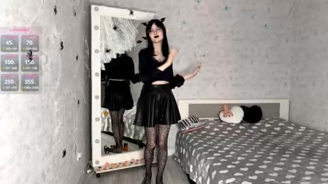 Annie PVT IS OPEN online show from October 27, 9:30 pm