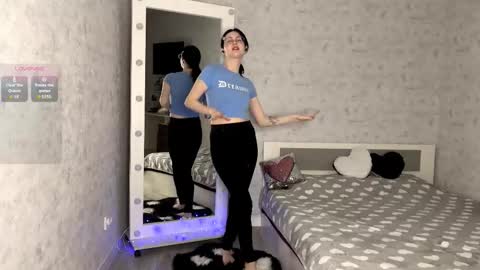 Annie PVT IS OPEN online show from November 5, 9:15 pm