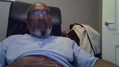 Snapshot of dofrank969 chatting on June 3, 12:02 am dofrank969 online show from June 3, 12:02 am