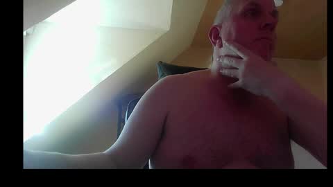 Snapshot of doggy2629 chatting on April 7, 3:23 pm doggy2629 online show from April 7, 3:23 pm