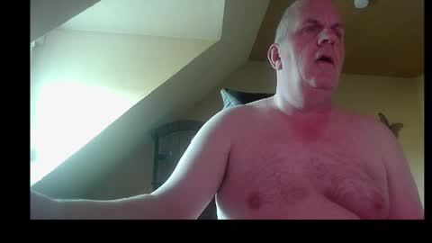 Snapshot of doggy2629 chatting on April 11, 6:40 am doggy2629 online show from April 11, 6:40 am