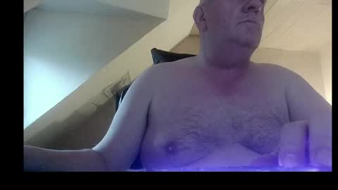 Snapshot of doggy2629 chatting on April 13, 5:29 pm doggy2629 online show from April 13, 5:29 pm