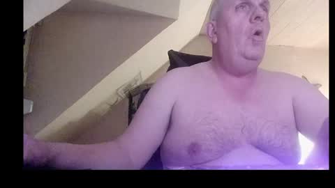 Snapshot of doggy2629 chatting on April 15, 8:31 pm doggy2629 online show from April 15, 8:31 pm