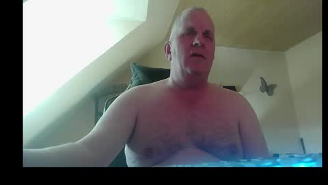 Snapshot of doggy2629 chatting on April 23, 3:25 pm doggy2629 online show from April 23, 3:25 pm