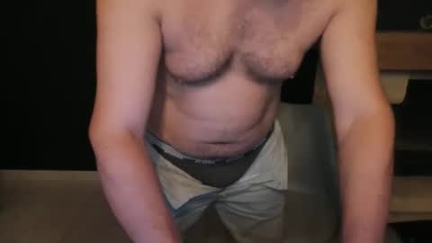 Snapshot of doggydaddi chatting on October 20, 5:19 am Alex online show from October 20, 5:19 am