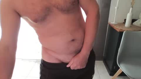 Snapshot of doggydaddi chatting on November 25, 8:14 am Alex online show from November 25, 8:14 am