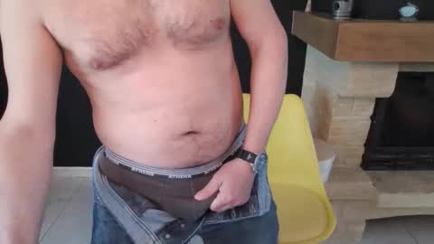 Snapshot of doggydaddi chatting on March 27, 11:54 am Alex online show from March 27, 11:54 am