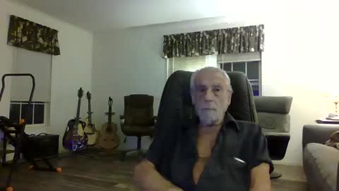 dogluce4 online show from February 28, 7:05 am