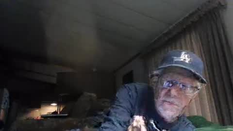 Snapshot of doingmyself69 chatting on April 21, 1:07 am doingmyself69 online show from April 21, 1:07 am