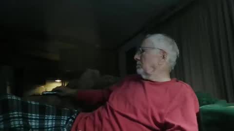Snapshot of doingmyself69 chatting on April 21, 1:53 am doingmyself69 online show from April 21, 1:53 am