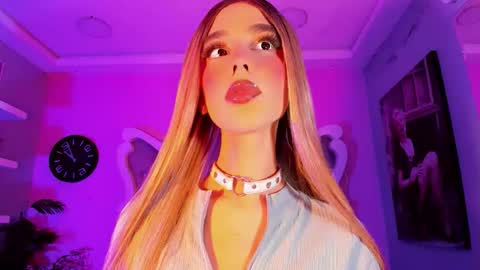 Snapshot of dolarcity760752 chatting on November 25, 6:02 am dolarcity760752 online show from November 25, 6:02 am