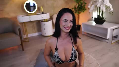 Monica online show from October 14, 9:21 am