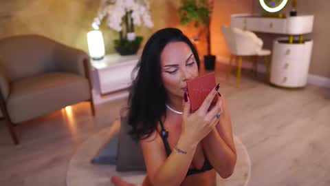 Monica online show from October 22, 8:58 am