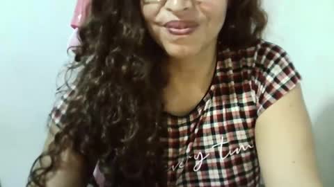 Snapshot of doll78latin chatting on February 10, 5:25 am doll78latin online show from February 10, 5:25 am