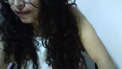 Snapshot of doll78latin chatting on October 17, 12:19 pm doll78latin online show from October 17, 12:19 pm