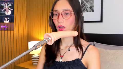 Bella  online show from March 18, 8:01 pm