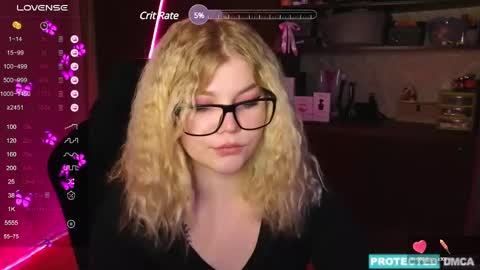 Chloe online show from December 5, 2:31 am