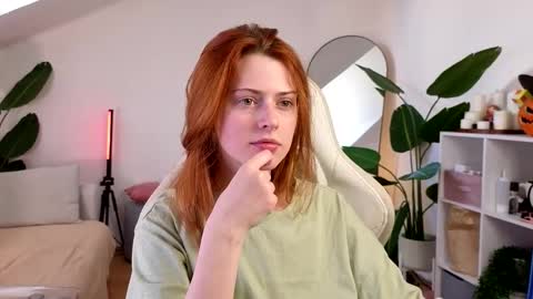 Your doll Lesli online show from October 24, 9:28 am