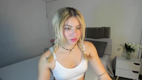 doll_oriana online show from September 25, 8:01 pm